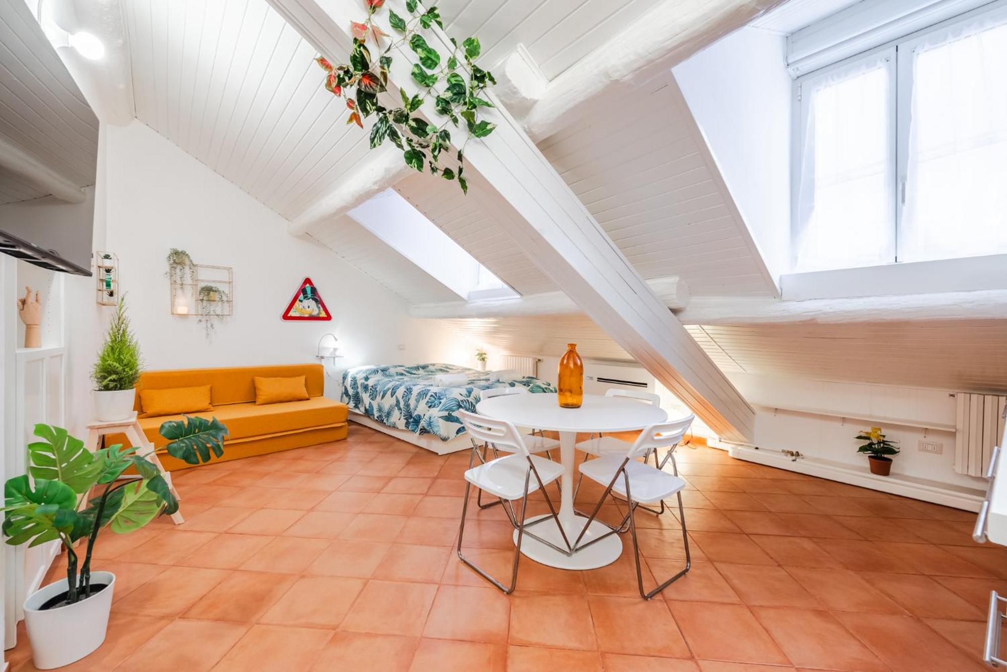 The White Jungle - San Babila Attic Apartment Milan Exterior photo